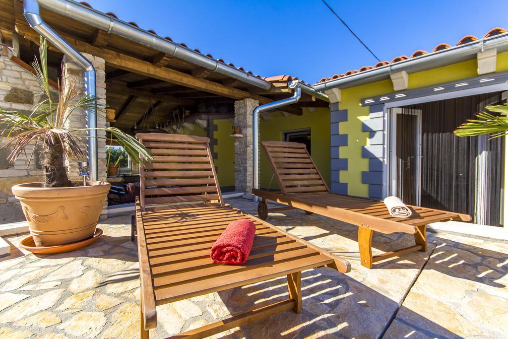 Holiday Home Bukovac PUY Eksteriør bilde