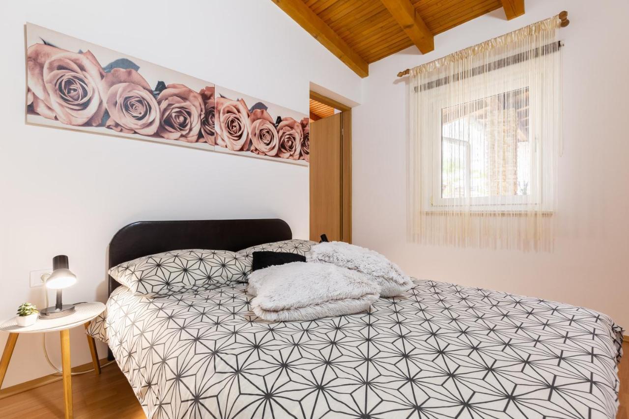 Holiday Home Bukovac PUY Eksteriør bilde