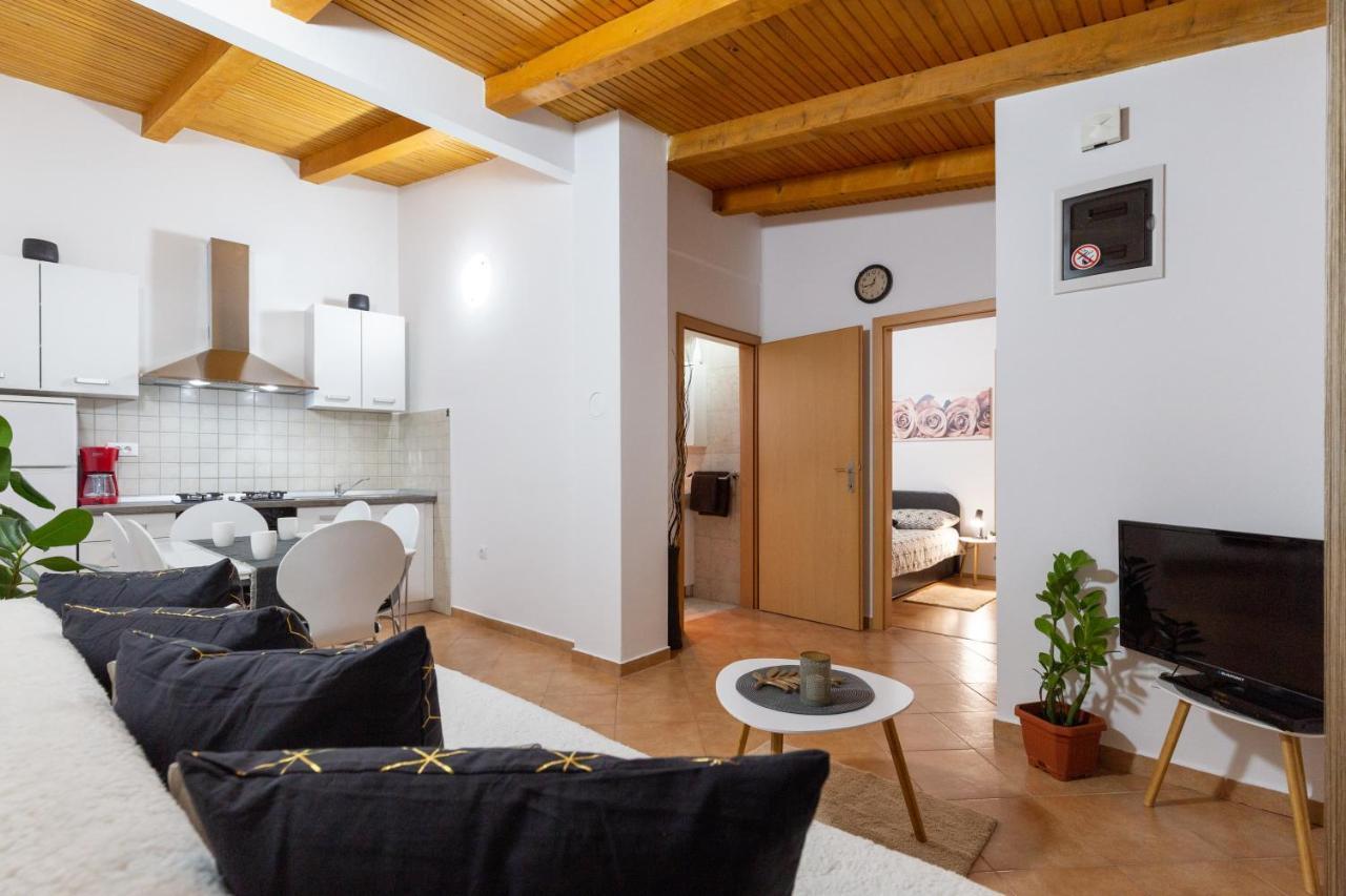 Holiday Home Bukovac PUY Eksteriør bilde
